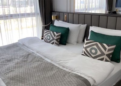 Crystal Ravel Review Peteit suite