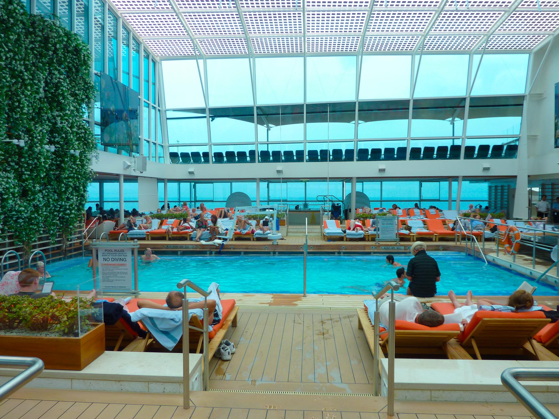 passenger space ratio 1020683 2