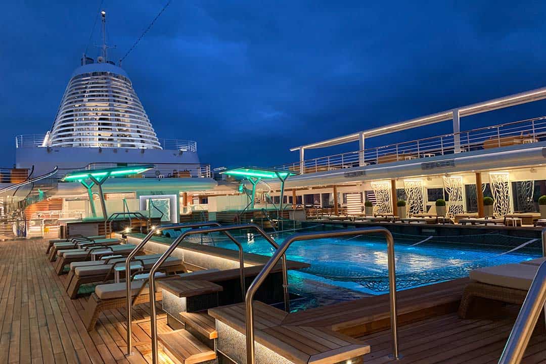 Cruise Line Shareholder benefits