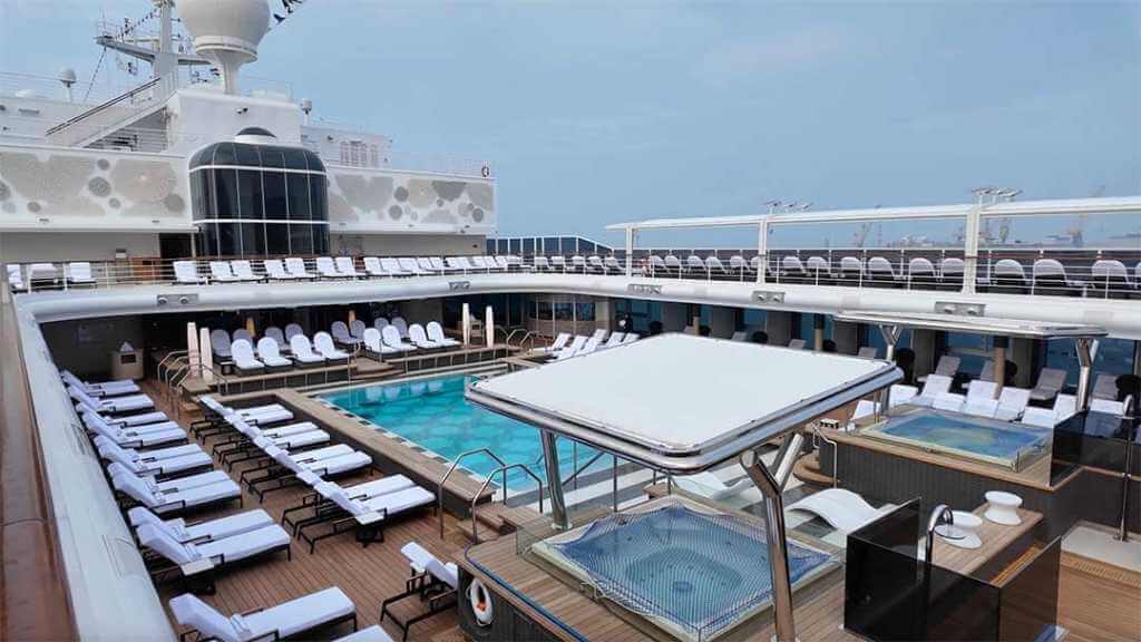 Pool Deck Seven Seas Grandeur