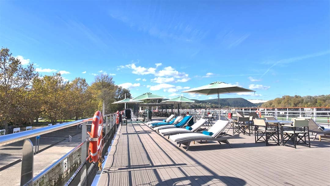 Riverside Ravel Sun Deck