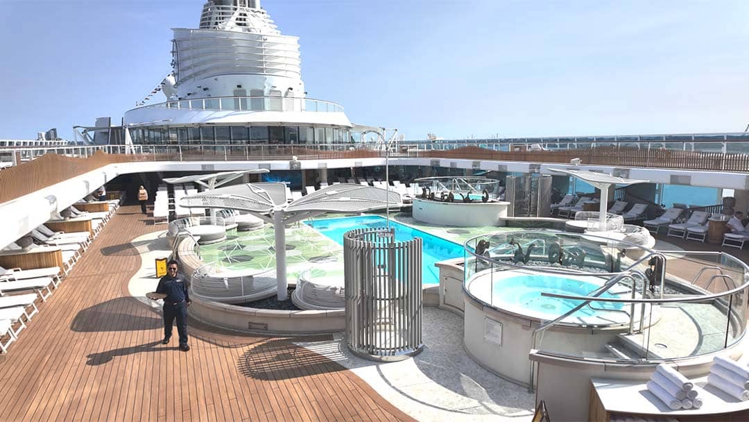 Oceania Vista Pool Deck